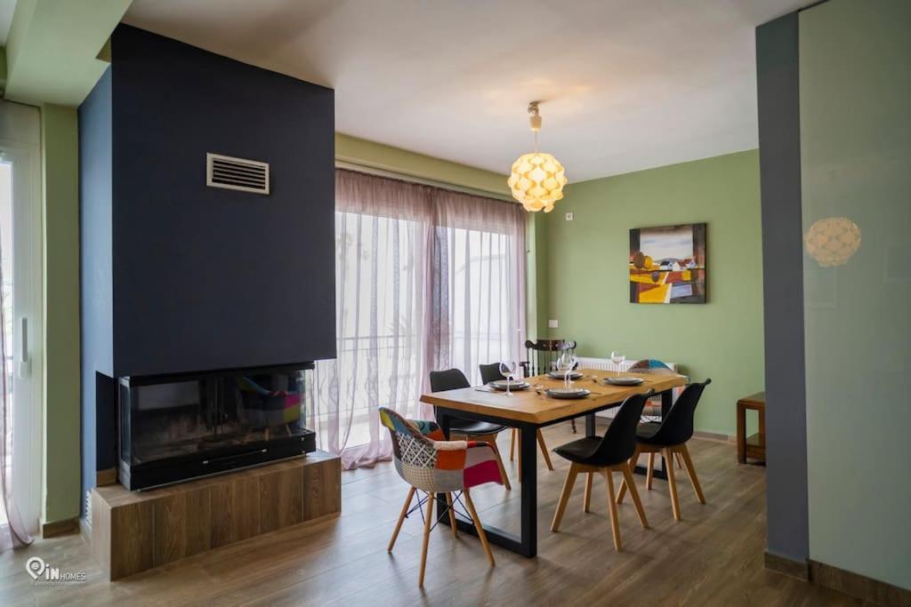 Апартаменты Spiros Seaside House With View *